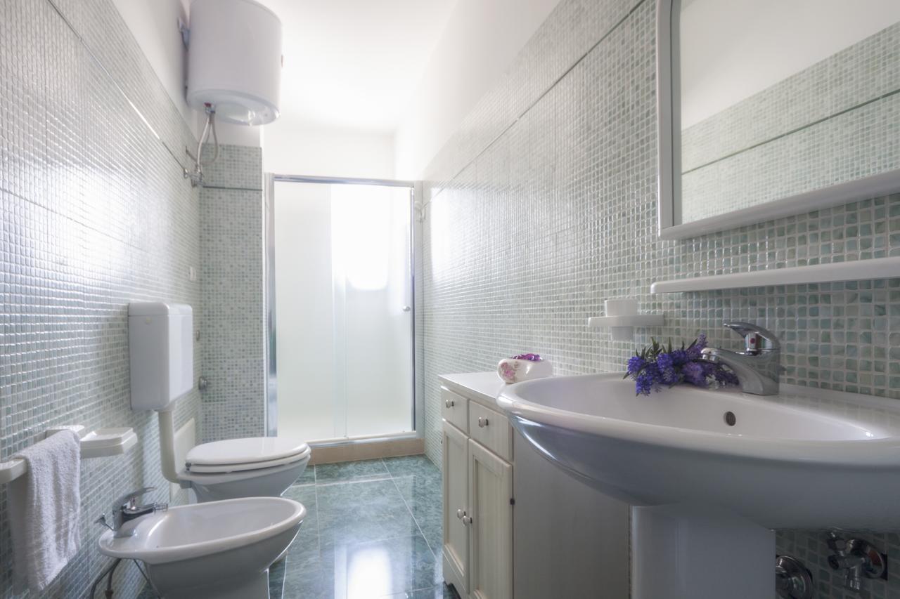Attico Saker Apartment Racale Luaran gambar