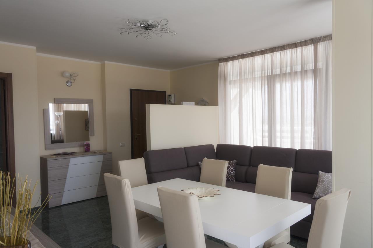 Attico Saker Apartment Racale Luaran gambar