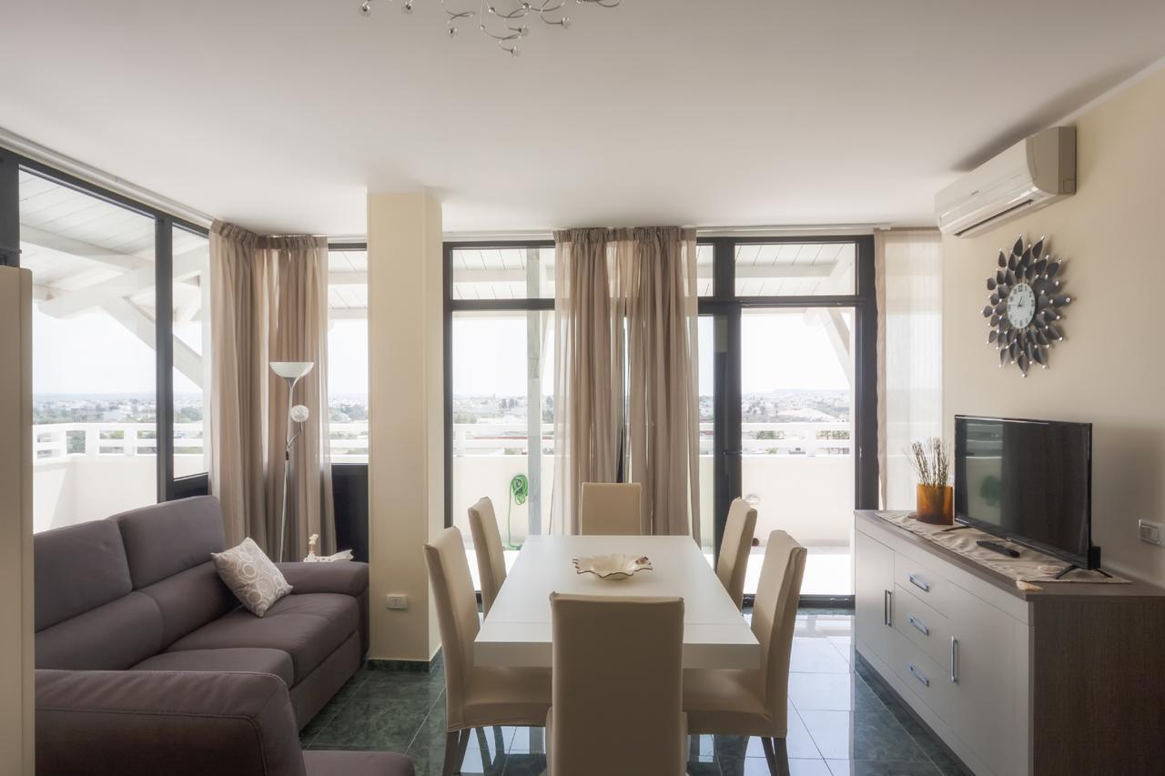 Attico Saker Apartment Racale Luaran gambar