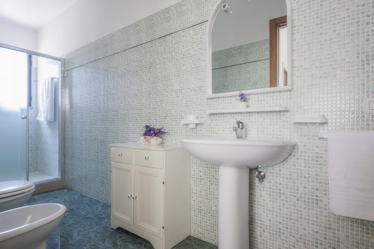 Attico Saker Apartment Racale Luaran gambar